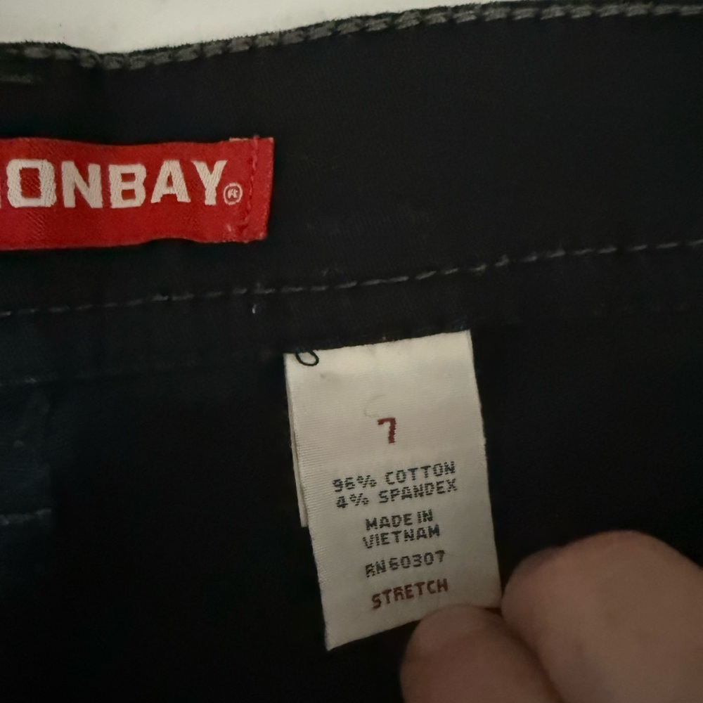 Unionbay Women's Juniors Size 7 Black Long Shorts - Picture 4 of 7